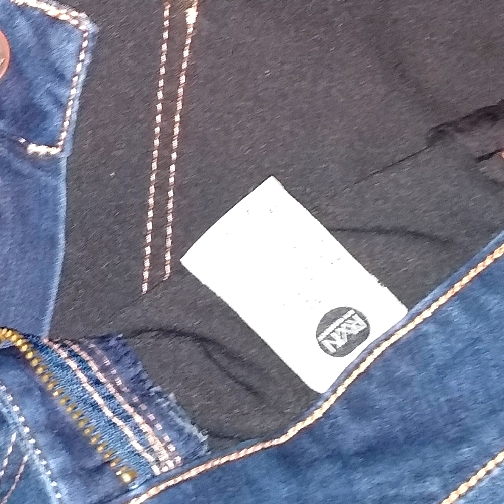 Jeans - Picture 1 of 3